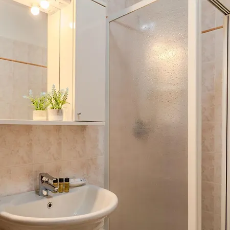 Apartamento Flower Garden By Interhome