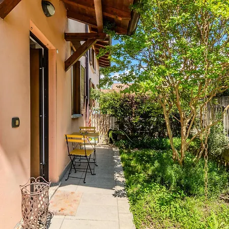 Flower Garden By Interhome Apartamento Carriola